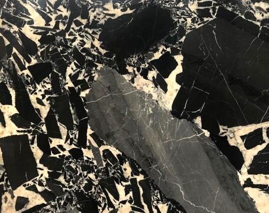 BLACK AND WHITE MARBLE