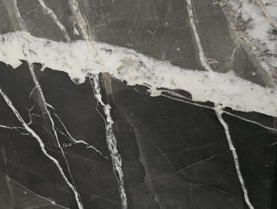 CALACATTA BLACK MARMOR